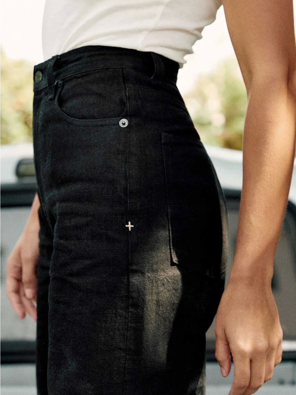 imogene + willie Black selvedge Catherine Jeans - Picture 2 of 7